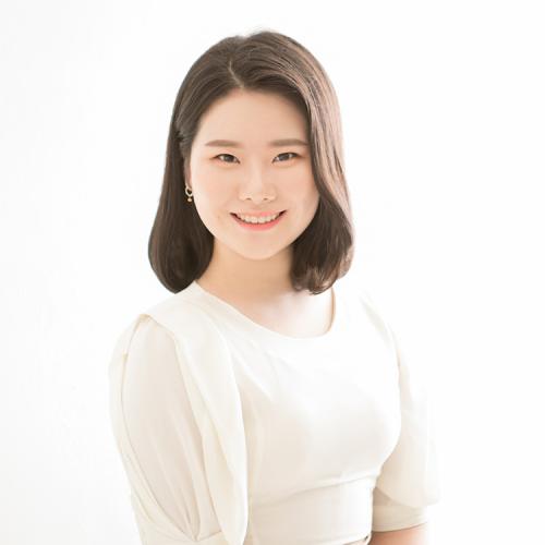 A portrait of Seokyoung Kim