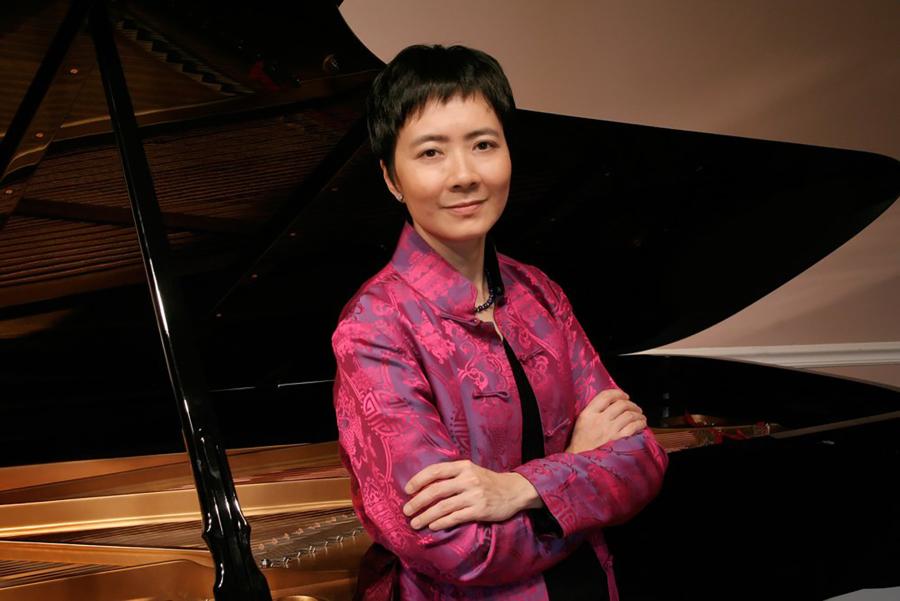 portrait of Susan Chan at the piano