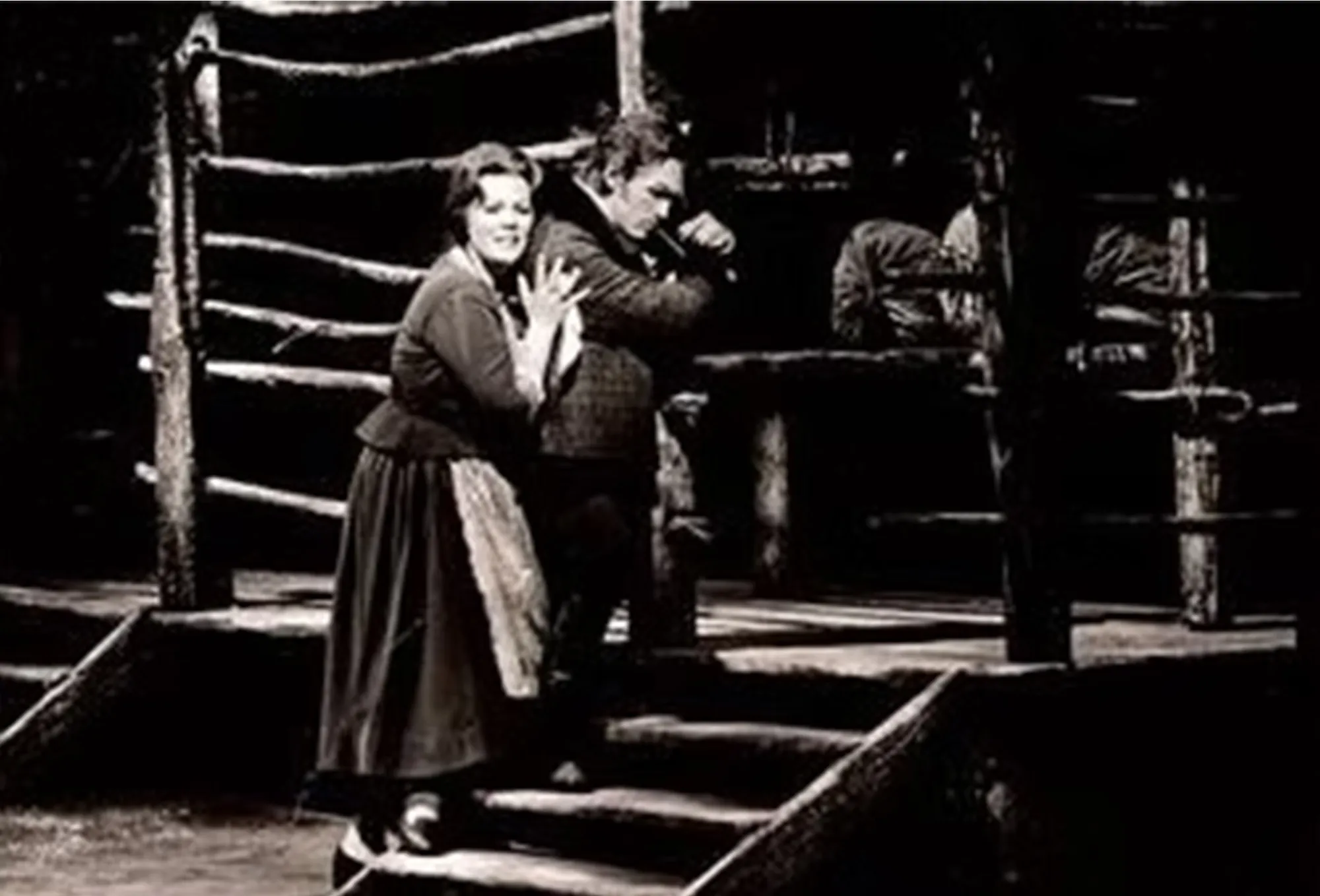Two opera singers on stage