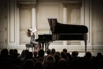 Hyeyoung Song plays the piano