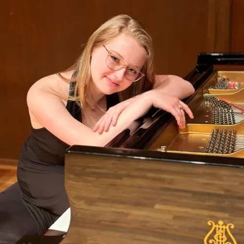 A Headshot of Gracie Godsby