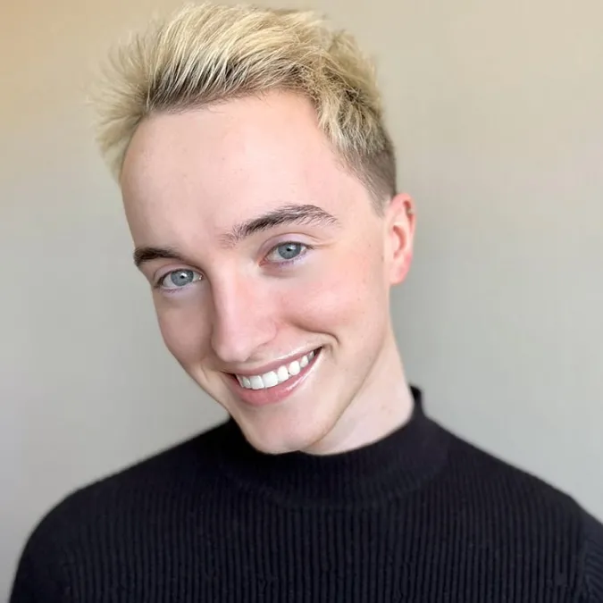 A headshot of Hunter Mullen