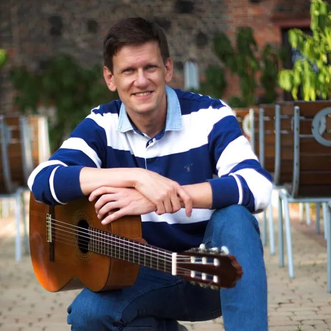 A headshot of Marek Pasieczny