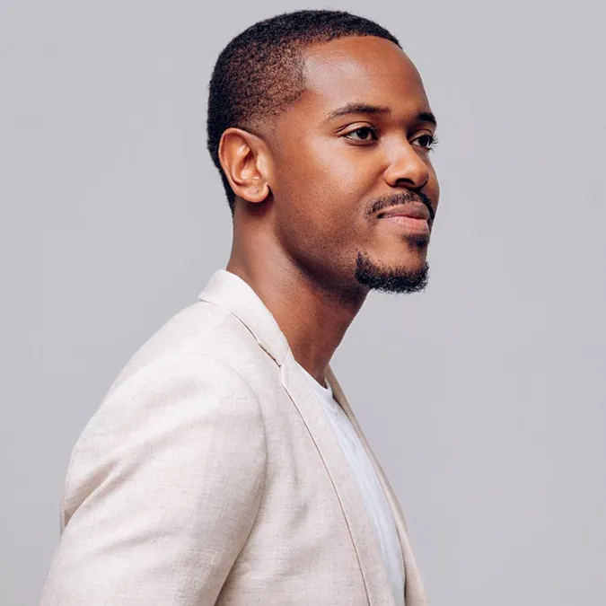 a headshot of Asriel Davis